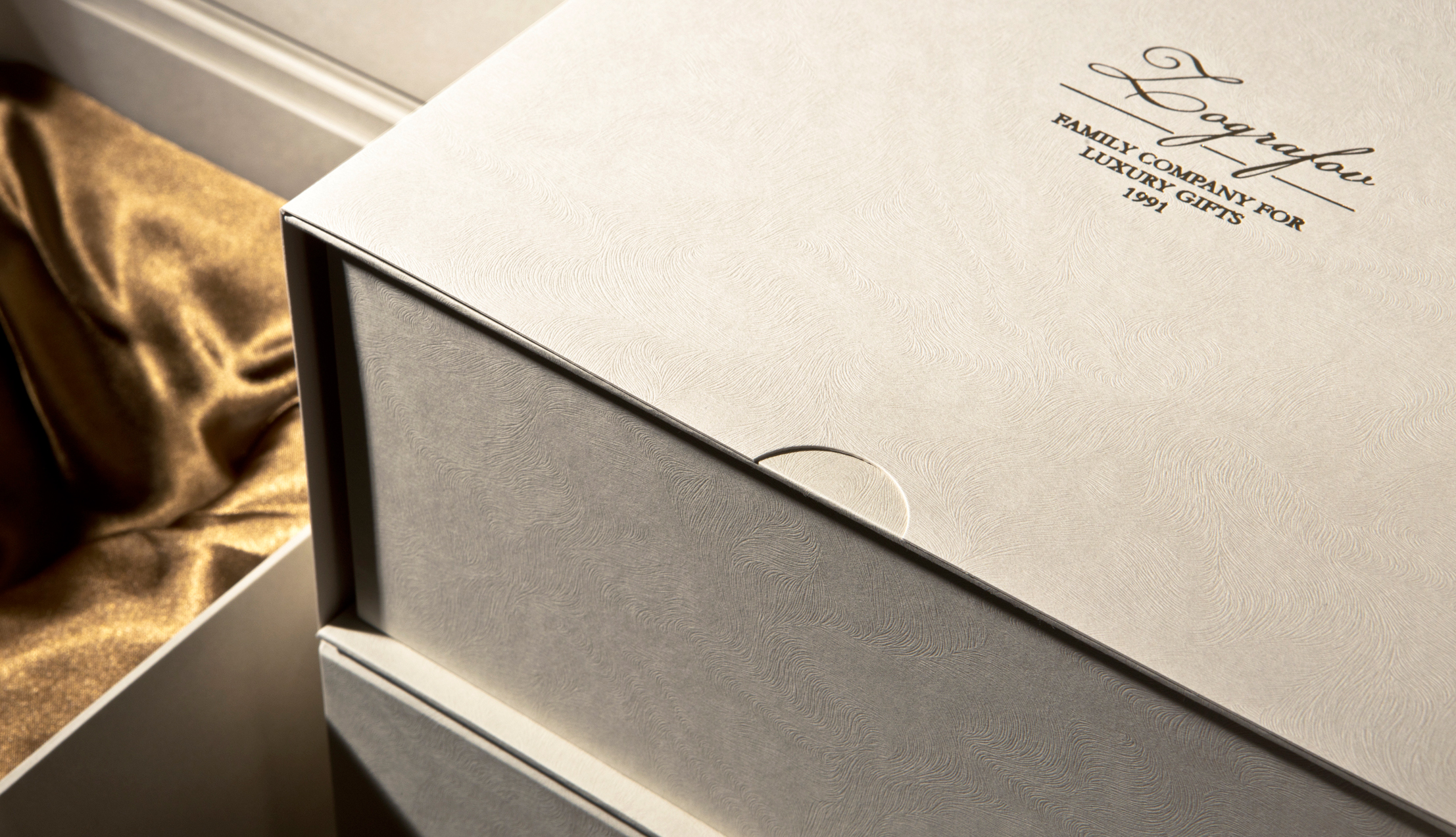 luxury-gift-packaging-set-zografov-mist-4 luxury gift packaging set zografov mist