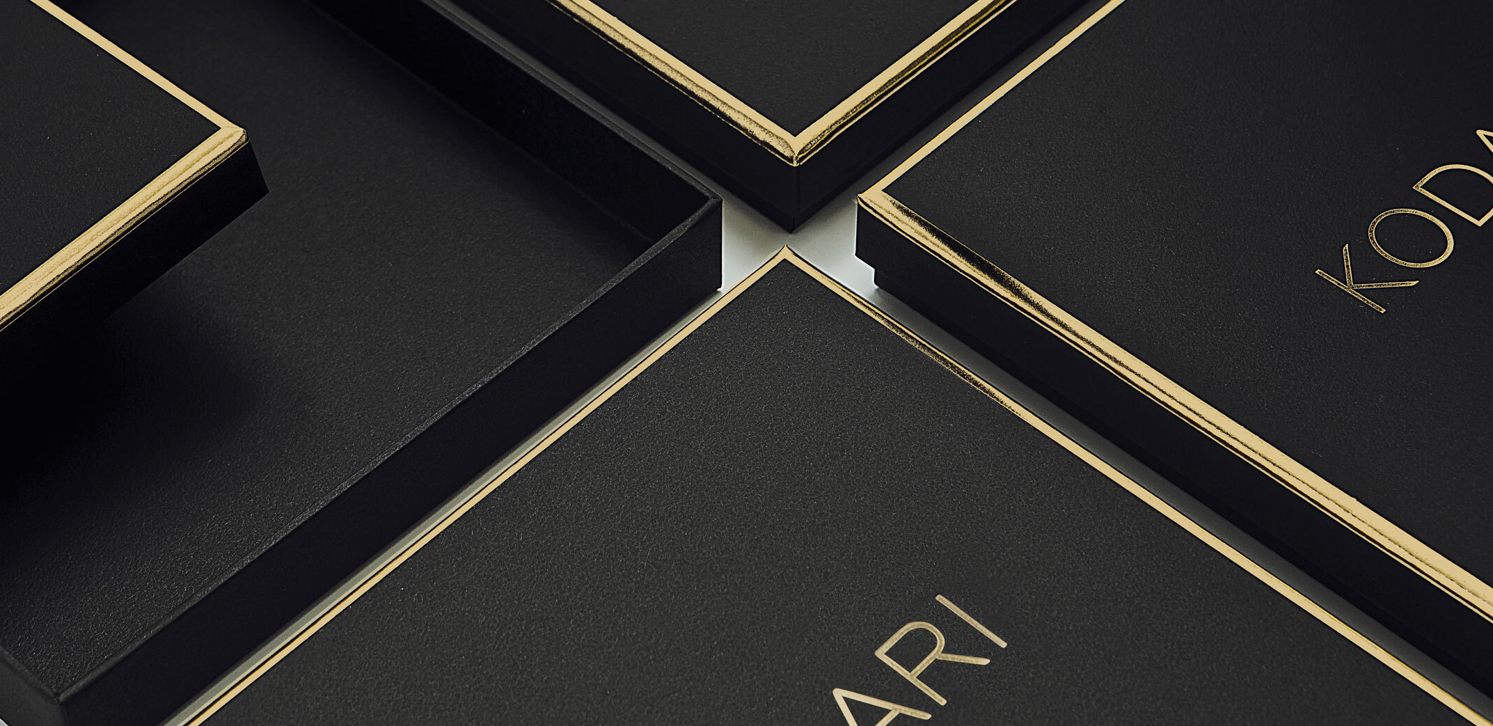 2-piece-lid-and-base-event-box-Kodari-03 luxury box design-Kodari