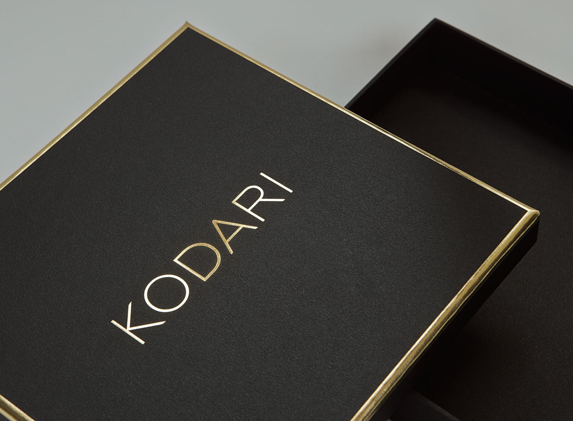 2-piece-lid-and-base-event-box-Kodari-04 luxury box design-Kodari