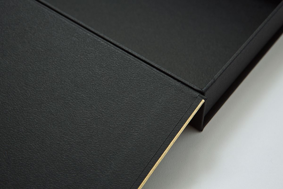 2-piece-lid-and-base-event-box-Kodari-07 luxury box design-Kodari