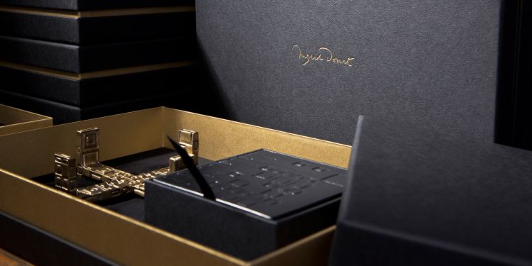 Ingrid Donat neck box with custom inserts 05 Ingrid Donat neck box with custom inserts 05