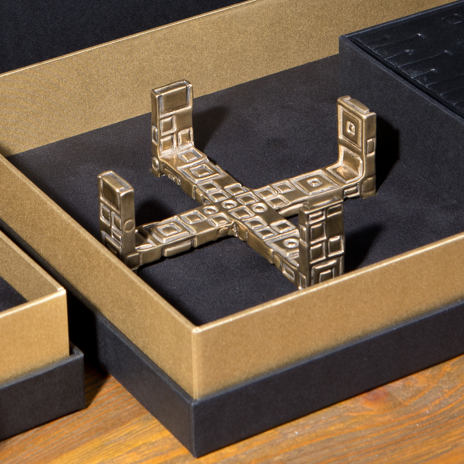 Ingrid Donat neck box with custom inserts 06